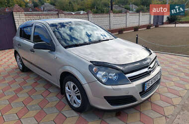 Хэтчбек Opel Astra 2006 в 