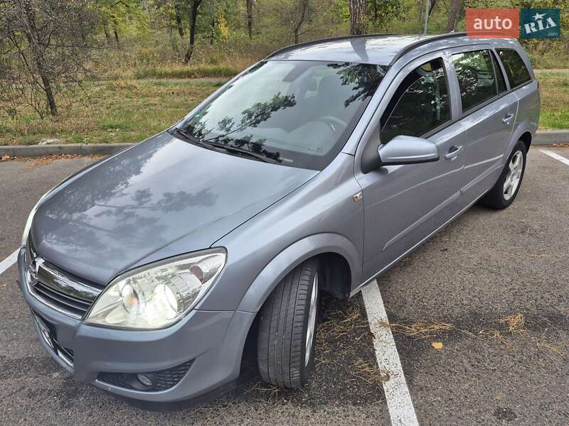 Универсал Opel Astra 2008 в 