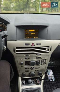 Универсал Opel Astra 2008 в 