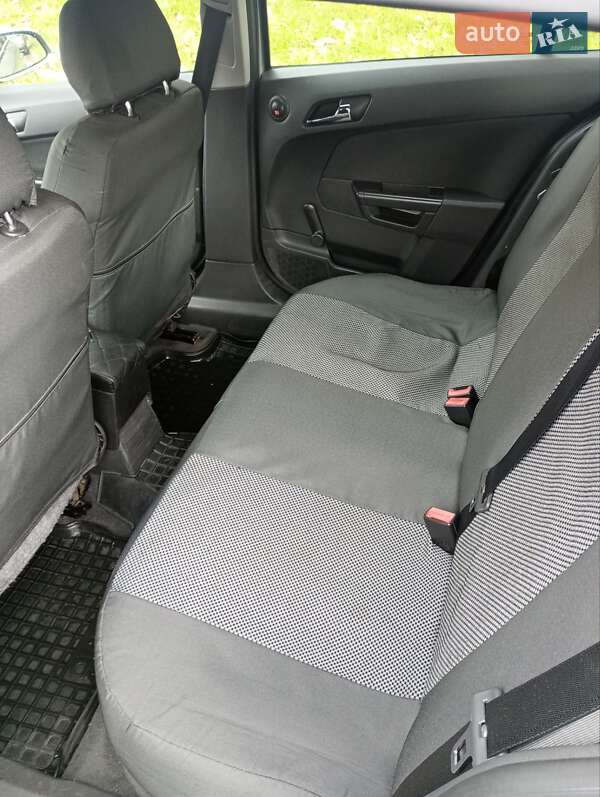 Хетчбек Opel Astra 2006 в Києві фото 7 Хетчбек Opel Astra 2006 в Києві