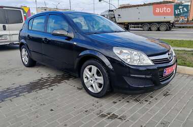 Хэтчбек Opel Astra 2008 в 
