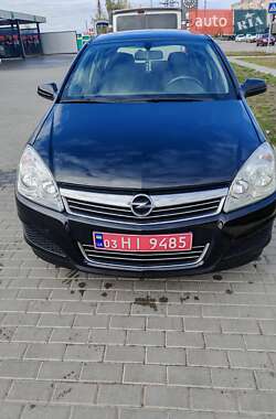 Хэтчбек Opel Astra 2008 в 