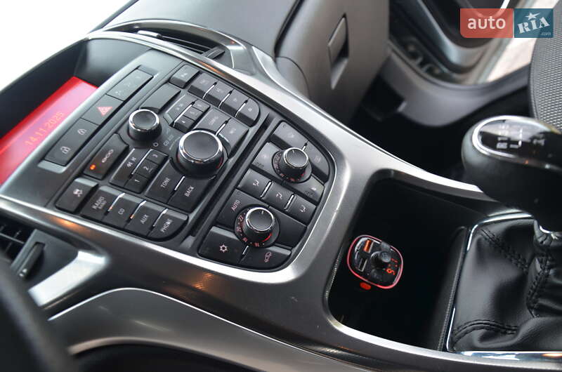 Хэтчбек Opel Astra 2012 в Дрогобыче