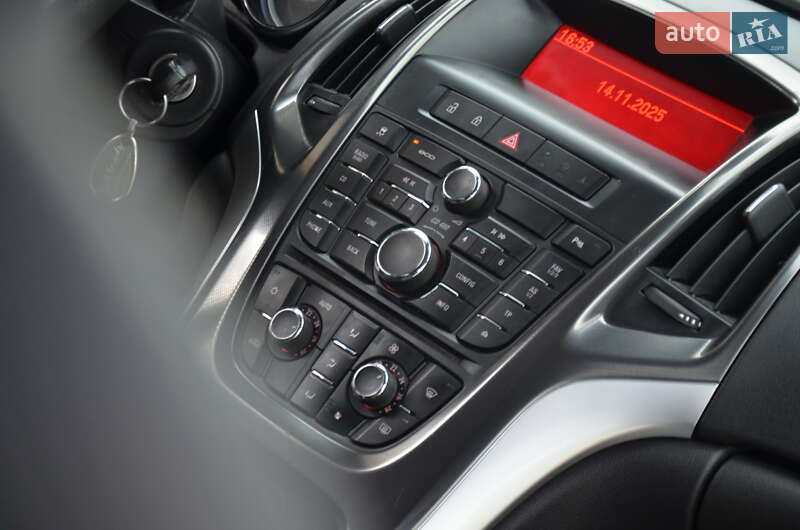Хэтчбек Opel Astra 2012 в Дрогобыче