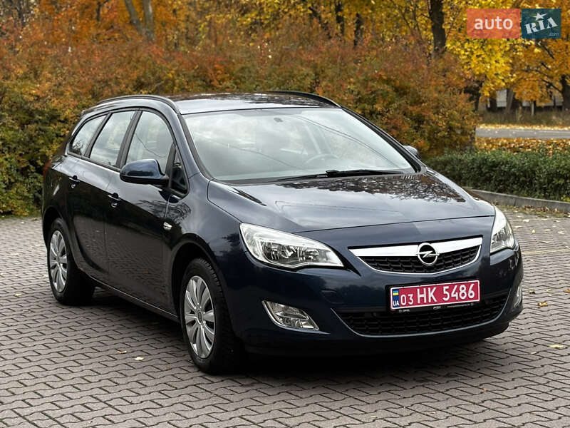 Универсал Opel Astra 2011 в Миргороде