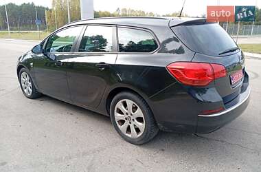 Универсал Opel Astra 2013 в 