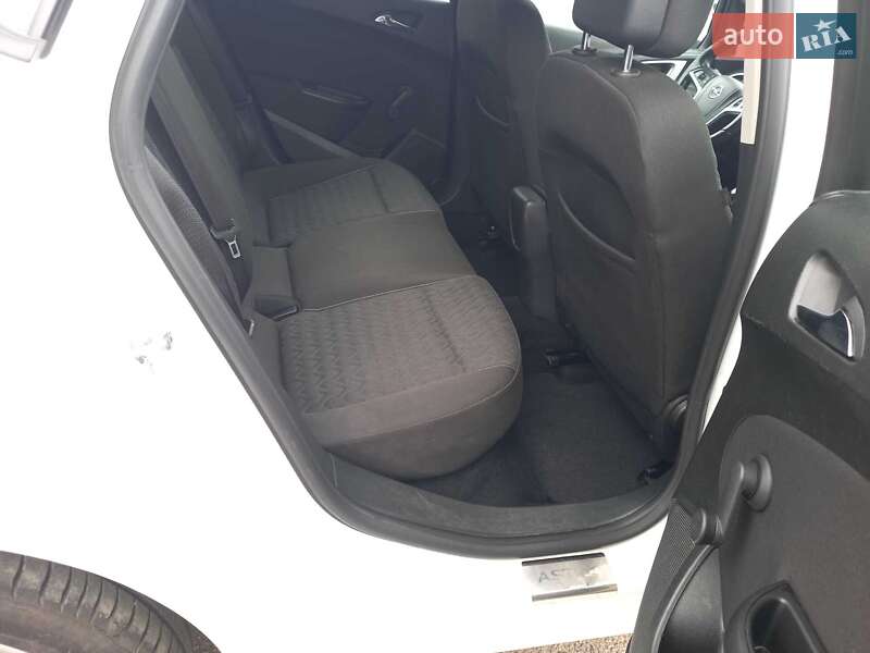 Хэтчбек Opel Astra 2013 в Черкассах фото 12 Хэтчбек Opel Astra 2013 в Черкассах