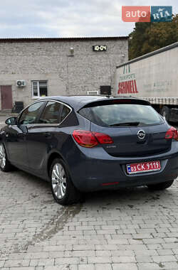 Хэтчбек Opel Astra 2009 в 