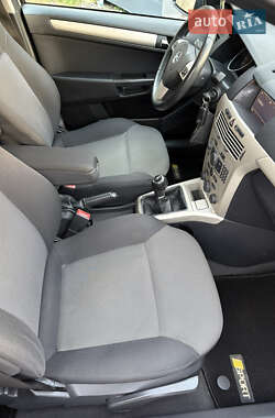 Универсал Opel Astra 2009 в 
