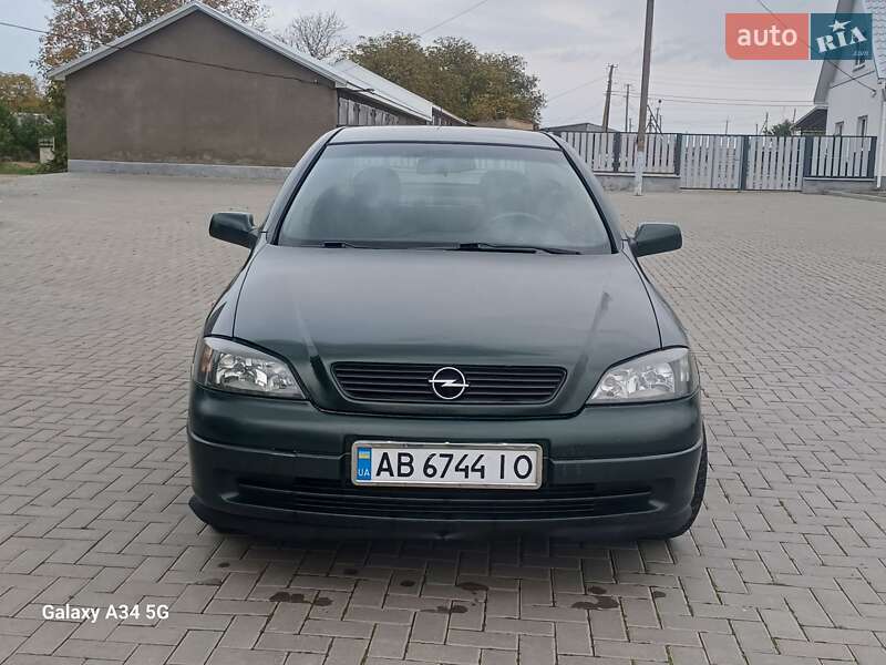 Седан Opel Astra 2002 в Новой Одессе