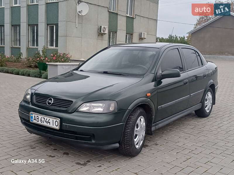 Седан Opel Astra 2002 в Новой Одессе