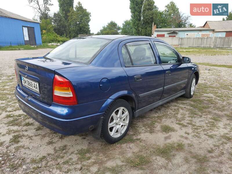 Седан Opel Astra 2005 в Путивле