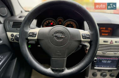 Хэтчбек Opel Astra 2007 в 