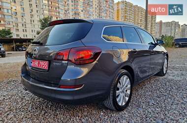 Универсал Opel Astra 2012 в 