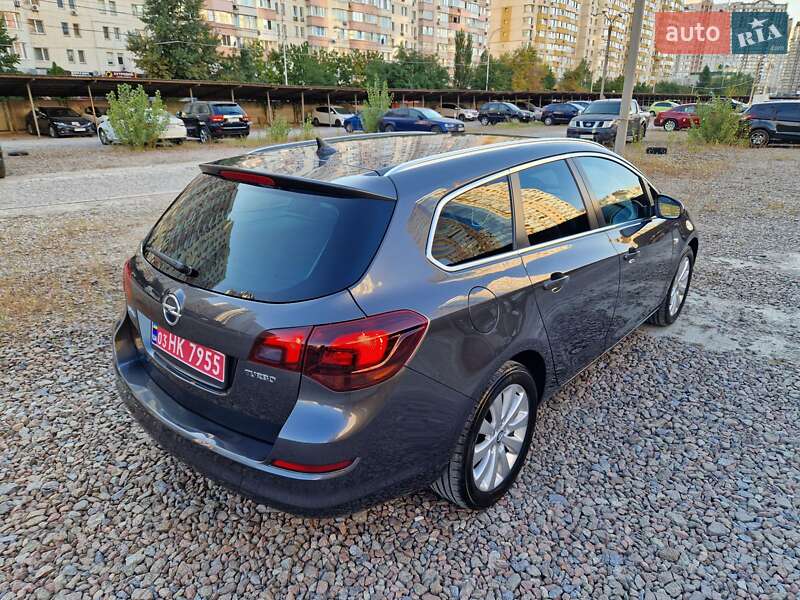 Універсал Opel Astra 2012 в Києві