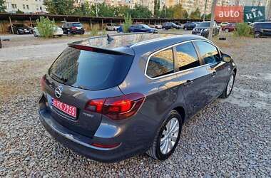 Универсал Opel Astra 2012 в 