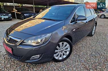 Универсал Opel Astra 2012 в 