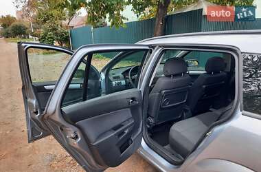Универсал Opel Astra 2006 в  фото 48 Универсал Opel Astra 2006 в