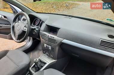Универсал Opel Astra 2006 в  фото 53 Универсал Opel Astra 2006 в