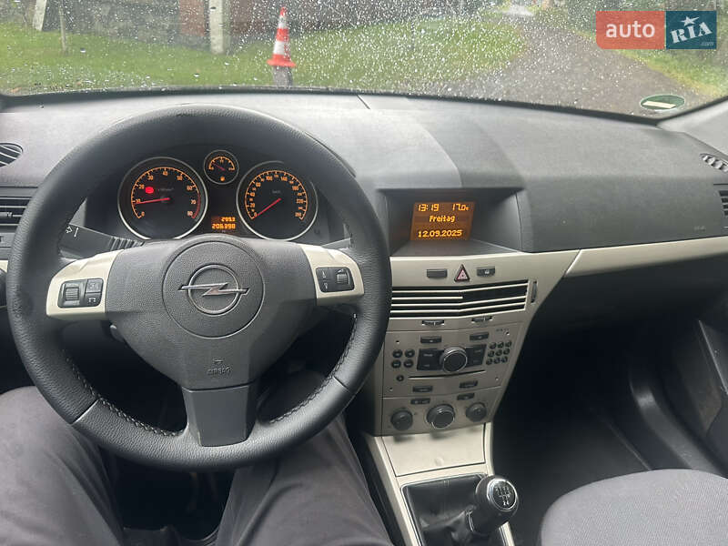 Універсал Opel Astra 2008 в Луцьку