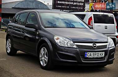 Хетчбек Opel Astra 2009 в 
