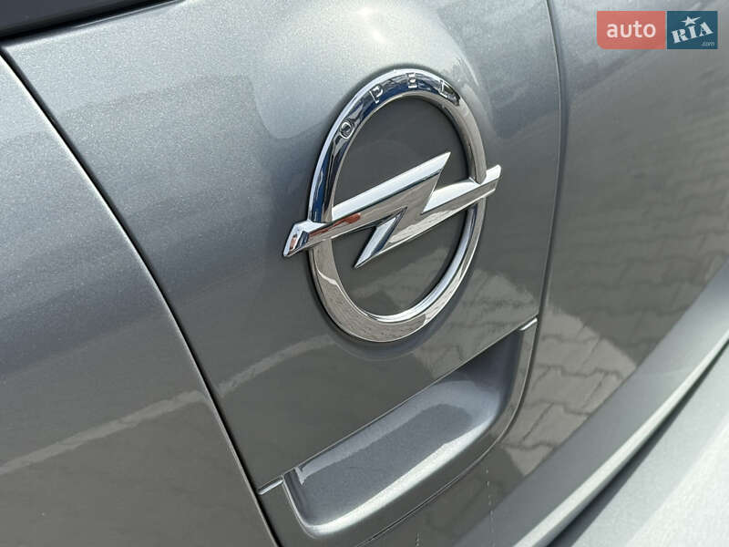 Хетчбек Opel Astra 2011 в Рівному