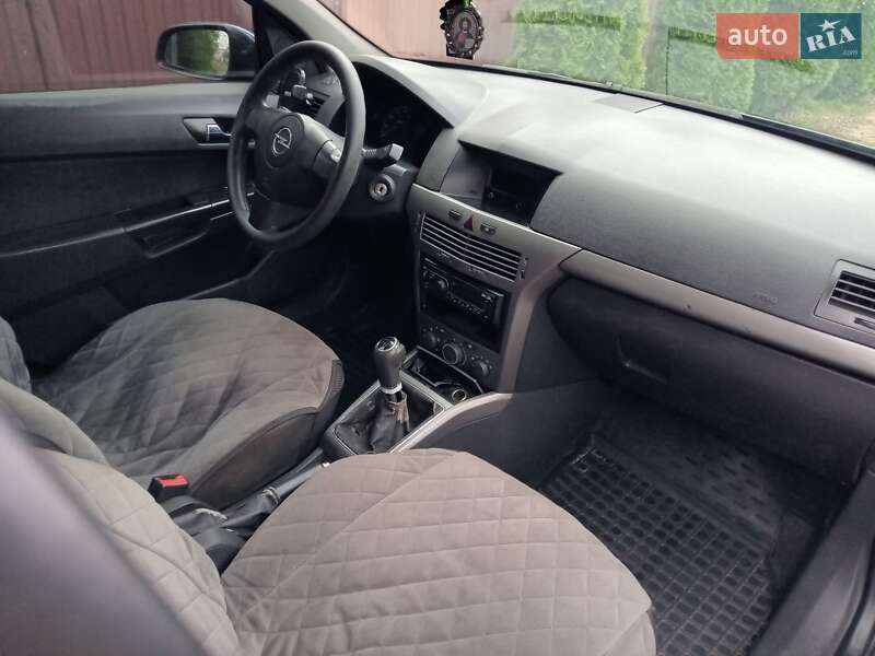 Хэтчбек Opel Astra 2006 в Дрогобыче фото 15 Хэтчбек Opel Astra 2006 в Дрогобыче
