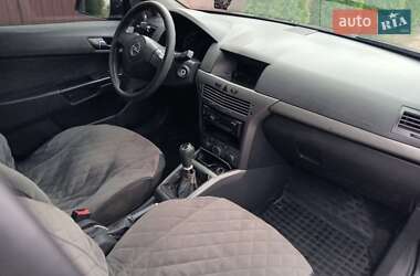 Хетчбек Opel Astra 2006 в 