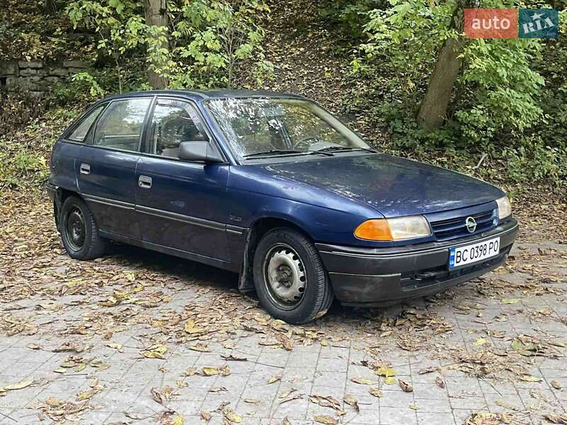 Хэтчбек Opel Astra 1993 в Львове