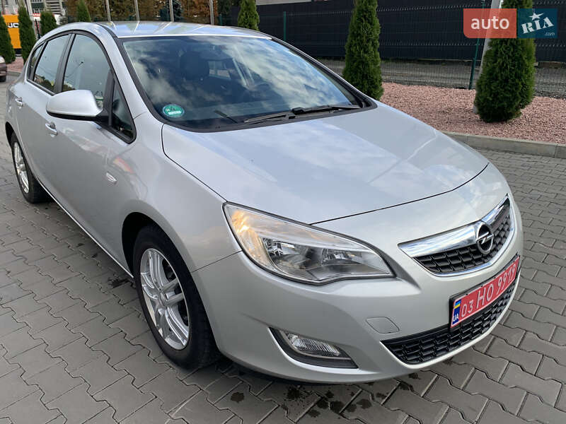 Хэтчбек Opel Astra 2011 в Луцке фото 6 Хэтчбек Opel Astra 2011 в Луцке