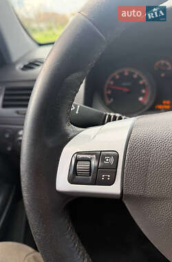 Хэтчбек Opel Astra 2012 в 