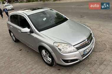 Хэтчбек Opel Astra 2007 в Львове
