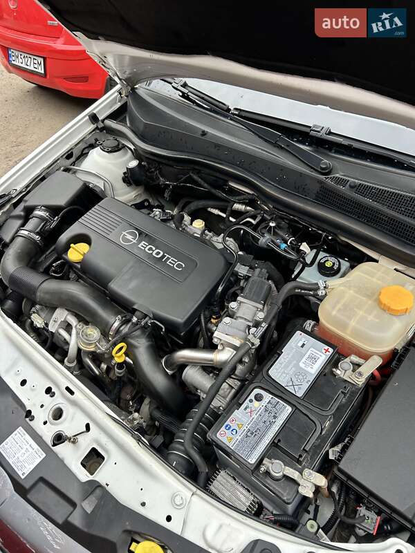 Седан Opel Astra 2013 в Сумах