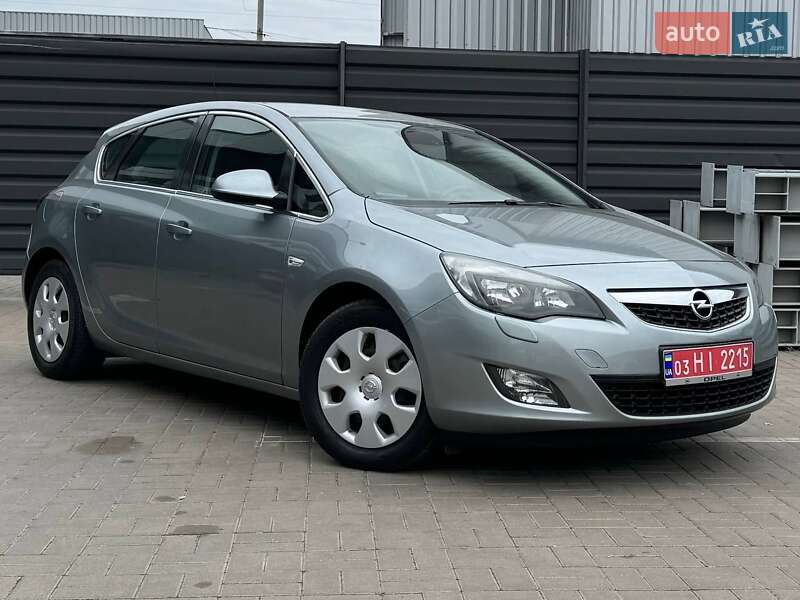 Opel Astra 2010 Opel Astra 2010