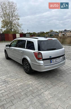 Универсал Opel Astra 2007 в 