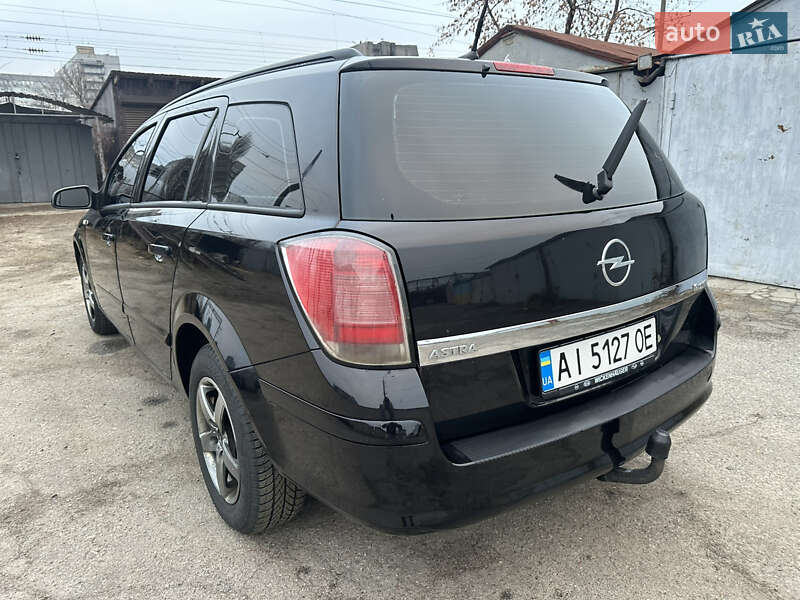 Универсал Opel Astra 2006 в Киеве