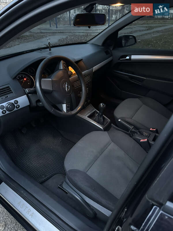 Универсал Opel Astra 2006 в Киеве
