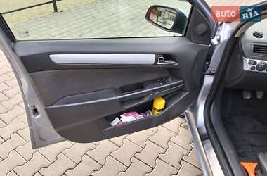 Универсал Opel Astra 2004 в  фото 3 Универсал Opel Astra 2004 в