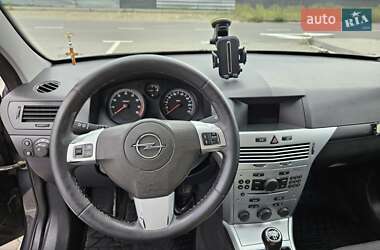 Седан Opel Astra 2012 в 