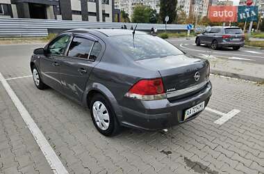 Седан Opel Astra 2012 в 