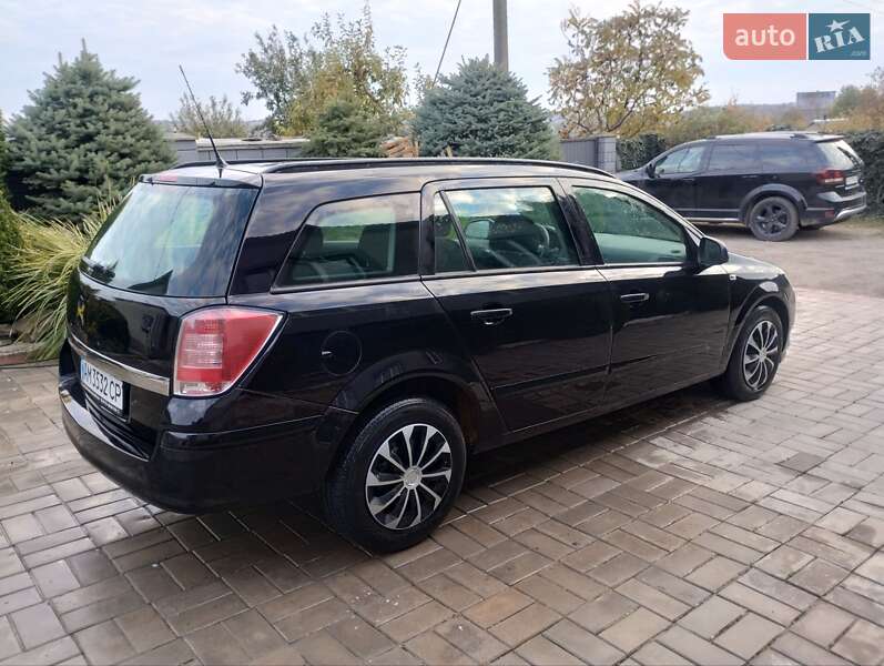 Универсал Opel Astra 2009 в Кременце