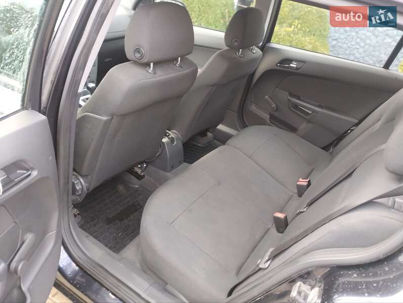 Универсал Opel Astra 2009 в Кременце