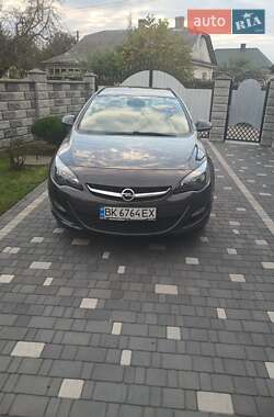 Універсал Opel Astra 2015 в Кореці