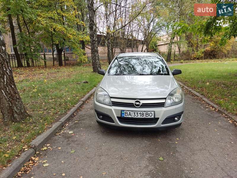 Хэтчбек Opel Astra 2005 в Кропивницком
