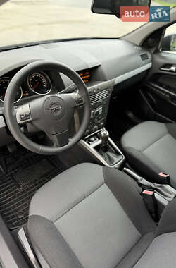 Универсал Opel Astra 2006 в 