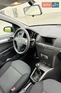 Универсал Opel Astra 2006 в 