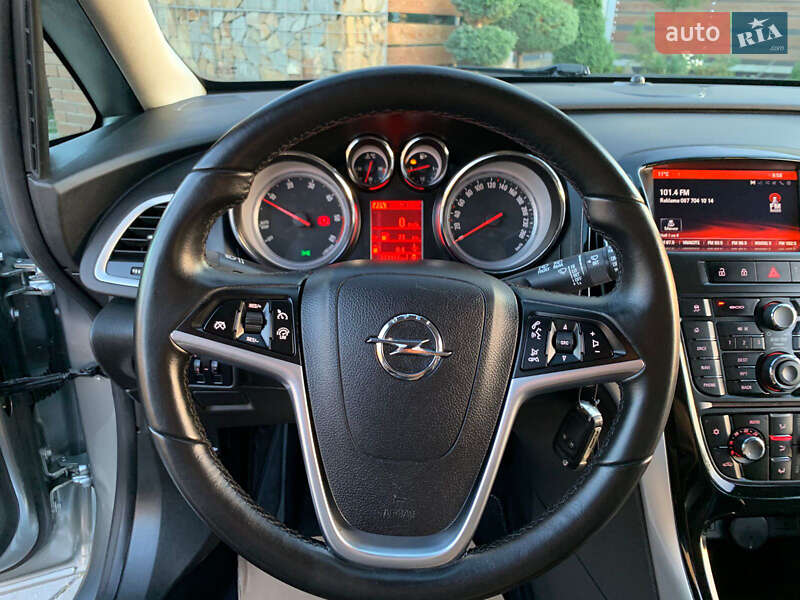 Универсал Opel Astra 2015 в Стрые