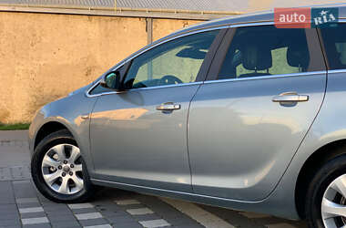 Универсал Opel Astra 2015 в 