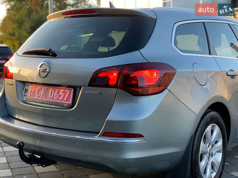 Универсал Opel Astra 2015 в Стрые