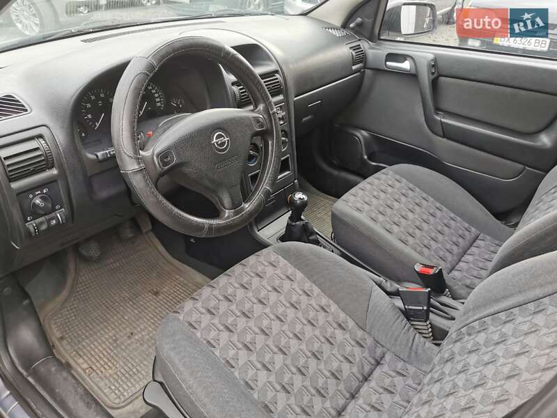 Седан Opel Astra 2001 в Хмельницком